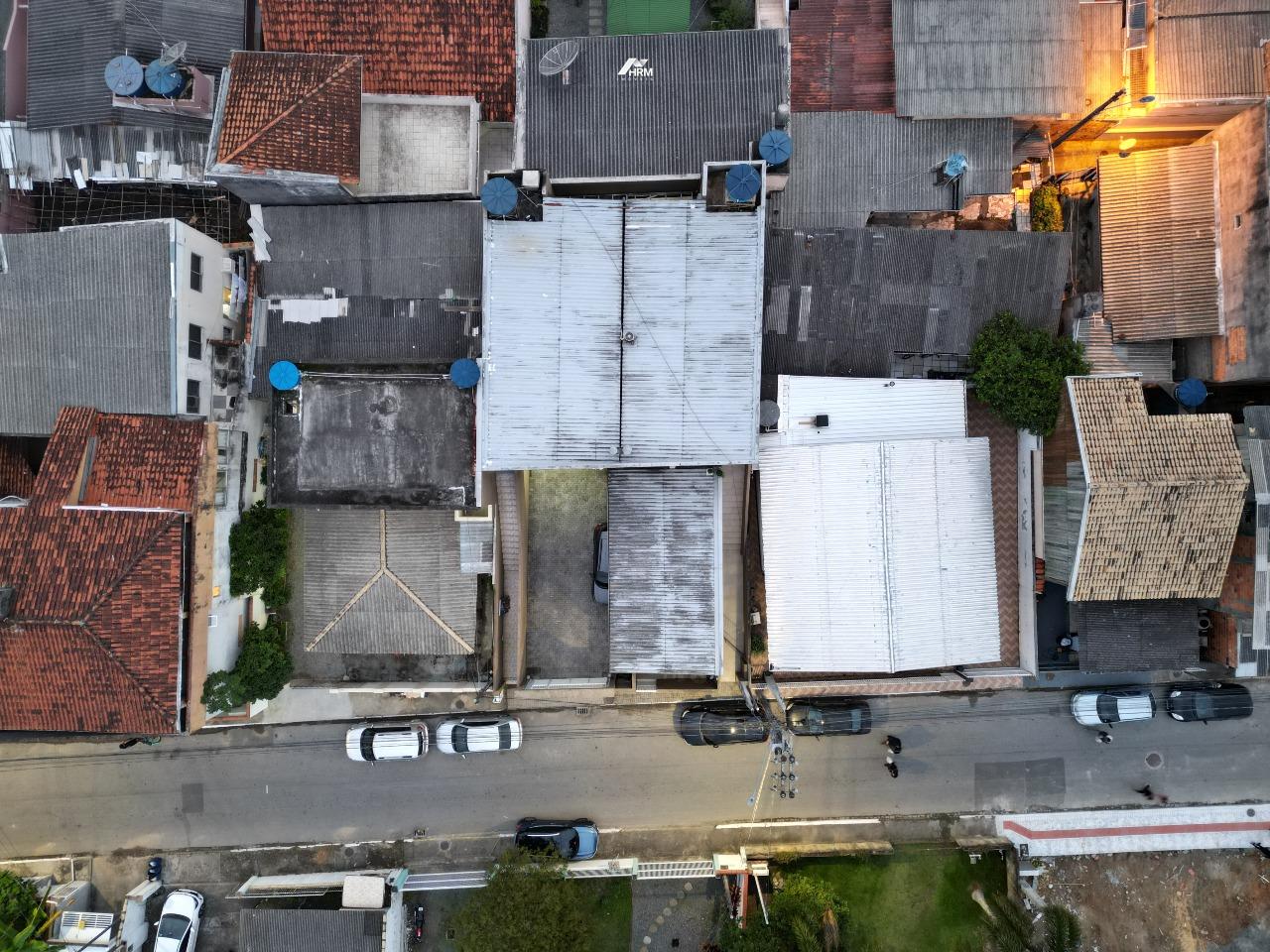 Terreno com Casa e 3 Apartamento Gerando Renda por Aluguel – Praia Brava, Itajaí/SC