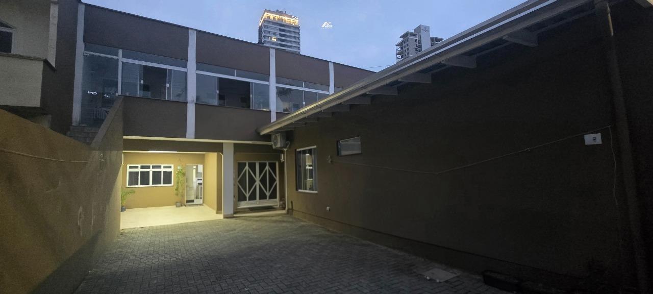Terreno com Casa e 3 Apartamento Gerando Renda por Aluguel – Praia Brava, Itajaí/SC