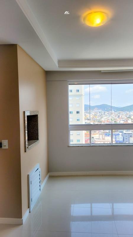 Amplo apartamento semi mobiliado no centro de Balneário Camboriú - SC - Tâmisa Residence