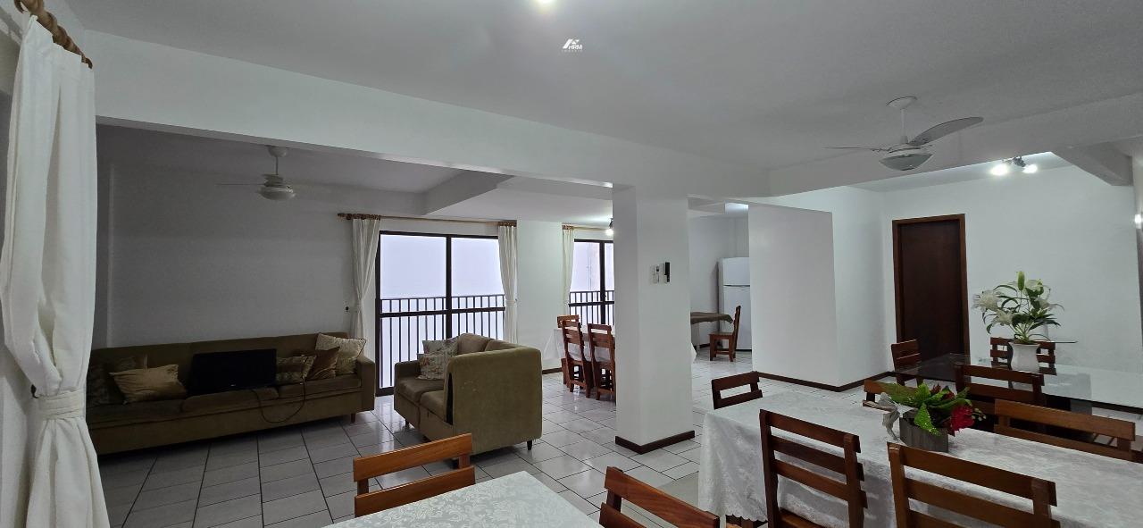Apartamento com 2 Quartos (1 Suíte), 1 Vaga - Centro, Balneário Camboriú