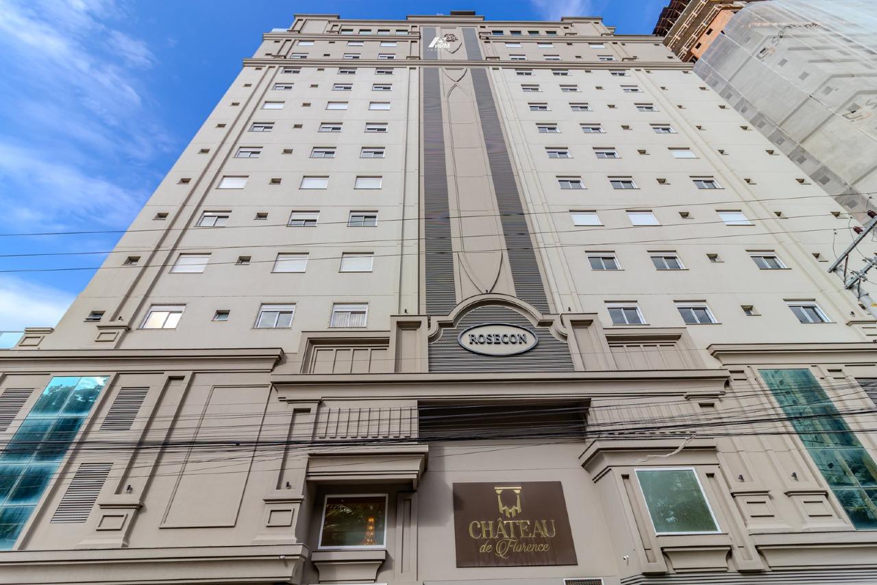 Apartamento à venda no Centro de Itapema/SC • 4 suítes • 3 vagas • Lazer completo
