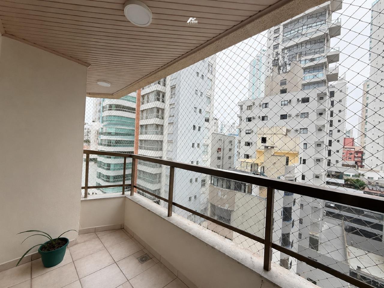 Apartamento quadra mar 2 dormitórios sendo 1 suíte Balneário Camboriú-SC