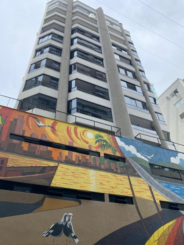 Apartamento quadra mar, 3 dormitórios, churrasqueira e 2 vagas para venda em Balneário Camboriú-SC