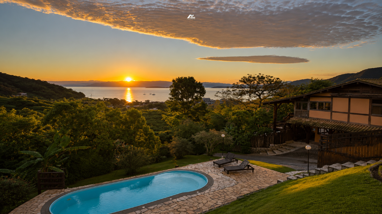 TERRENO COM 8.086M², COM CASA AVERBADA, PISCINA E VISTA MAR EM SANTO ANTÔNIO DE LISBOA
