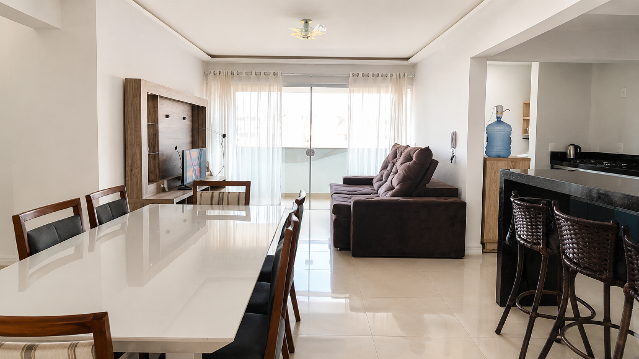 APARTAMENTO COM 3 QUARTOS, VISTA MAR E 350M DA PRAIA EM PORTO BELO
