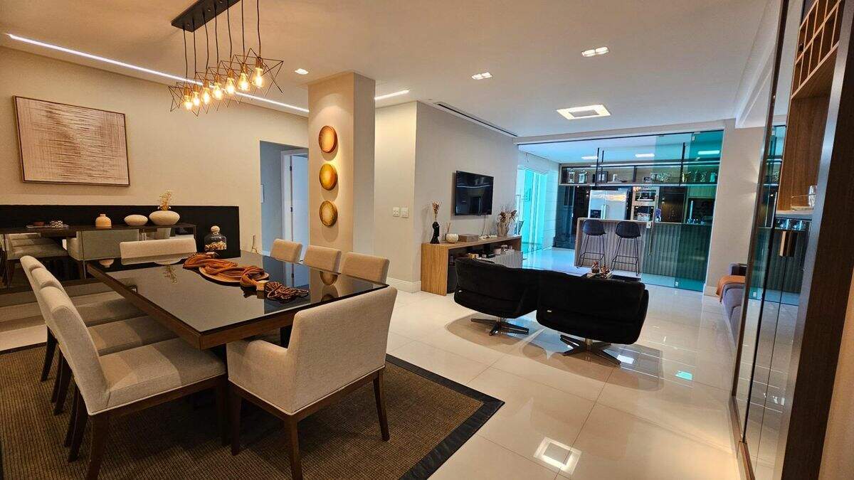 Apartamento diferenciado com 03 quartos no centro de balneário camboriú para | Centro, Balneário Camboriú, Santa Catarina