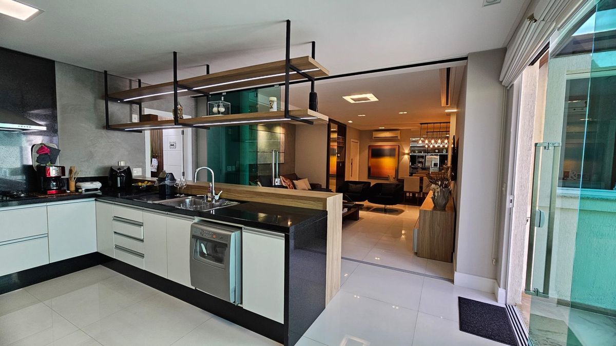Apartamento diferenciado com 03 quartos no centro de balneário camboriú para | Centro, Balneário Camboriú, Santa Catarina