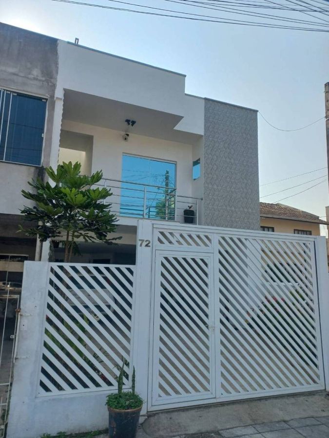Casa á venda em Camboriú.