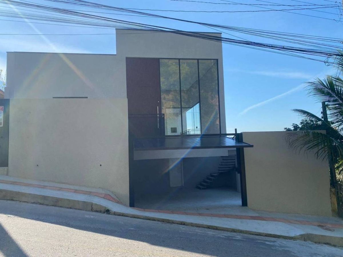 Magnifica casa com vista mar em bairro tranquilo de balneário camboriú para | Nações, Balneário Camboriú, Santa Catarina