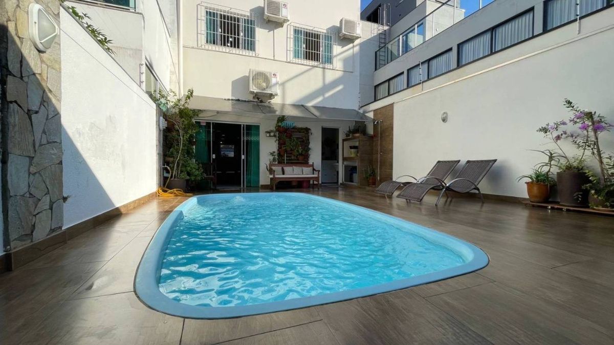 Casa com 03 quartos à venda,Praia dos Amores, Balneário Camboriú, Santa Catarina