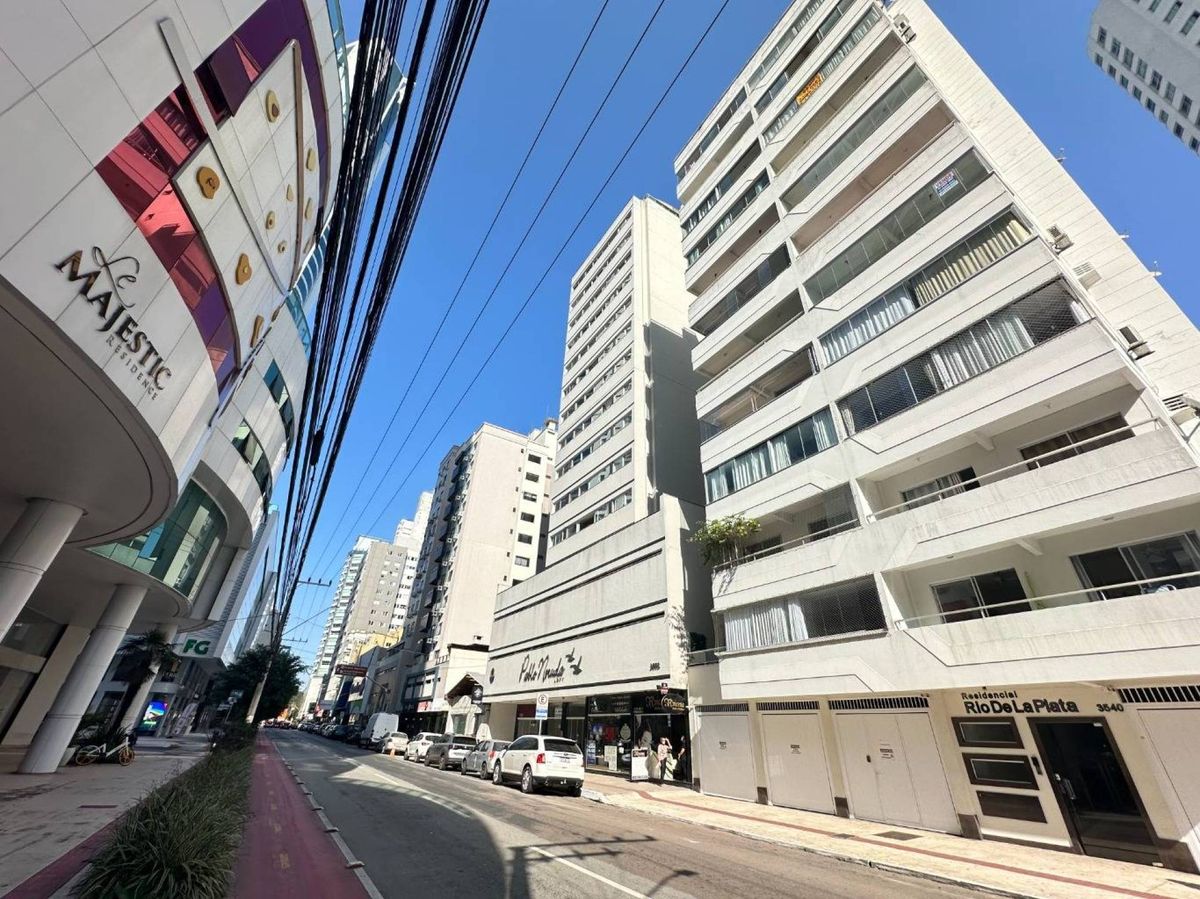 Apartamento de 2 dormitórios de frente para av. brasil em bal. camboriu para | Centro, Balneário Camboriú, Santa Catarina