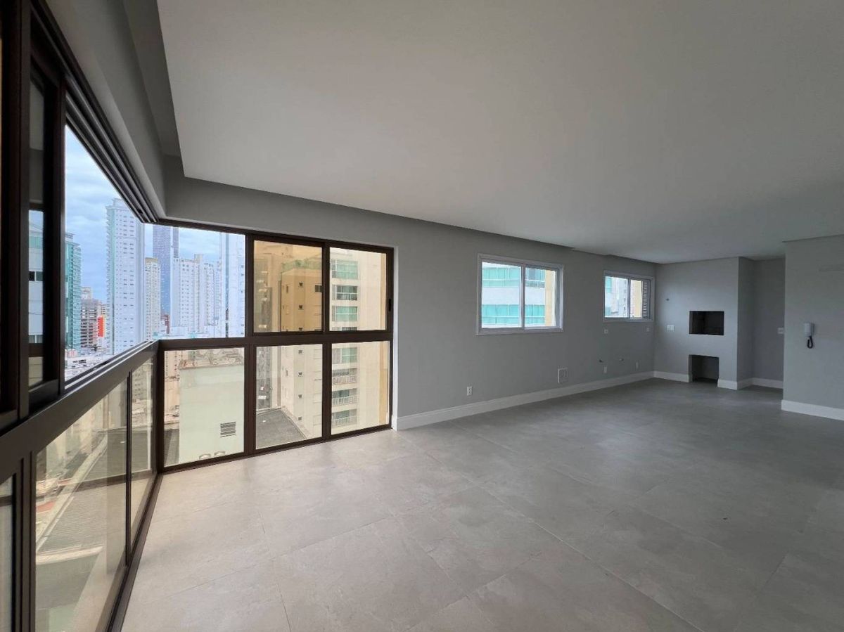 Apartamento 03 quartos a venda em Balneário Camboriú!