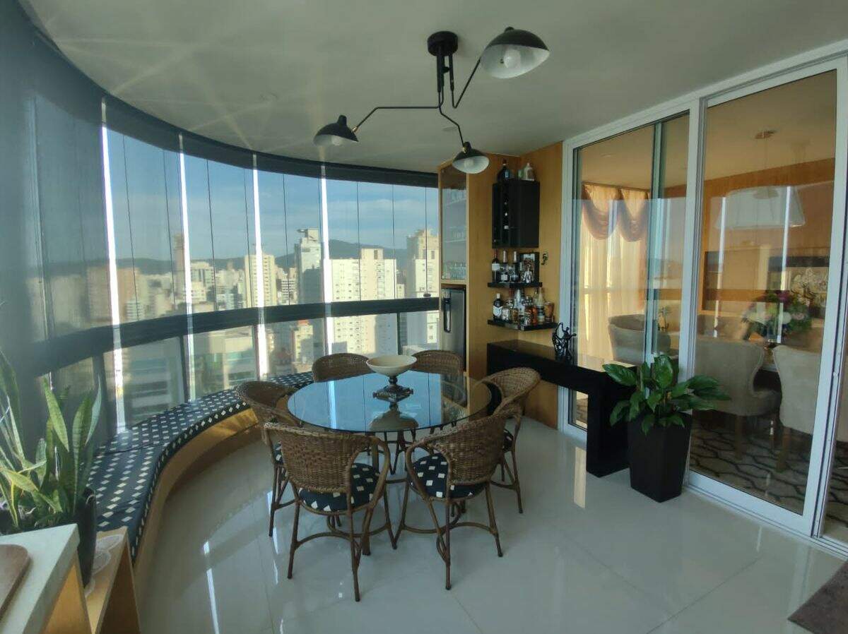 Apartamento com 4 quartos, em Meia Praia - Itapema | Santa Catarina