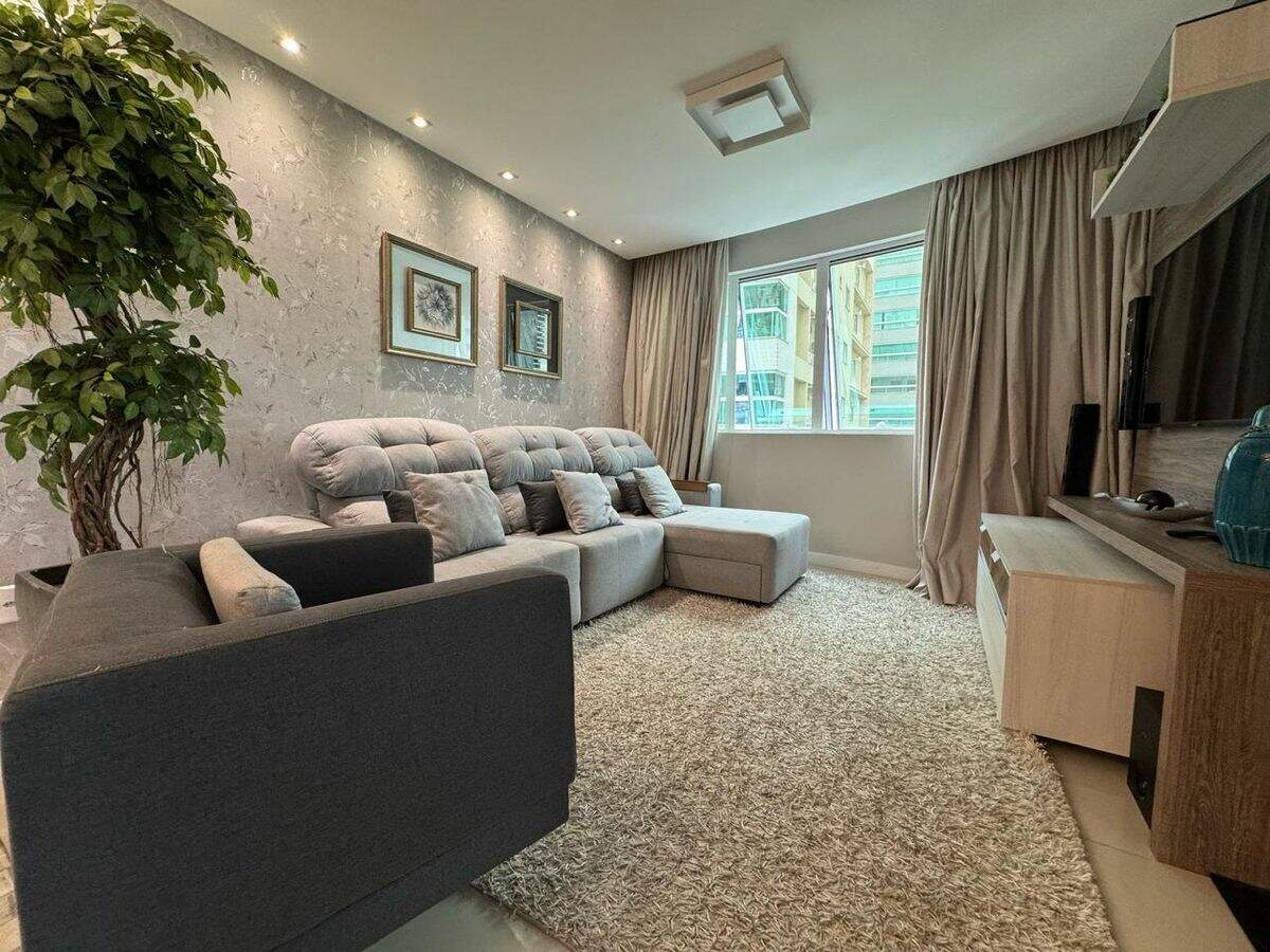 Apartamento 3 suítes em Meia Praia, Itapema – 140m², 2 vagas, com lazer completo.