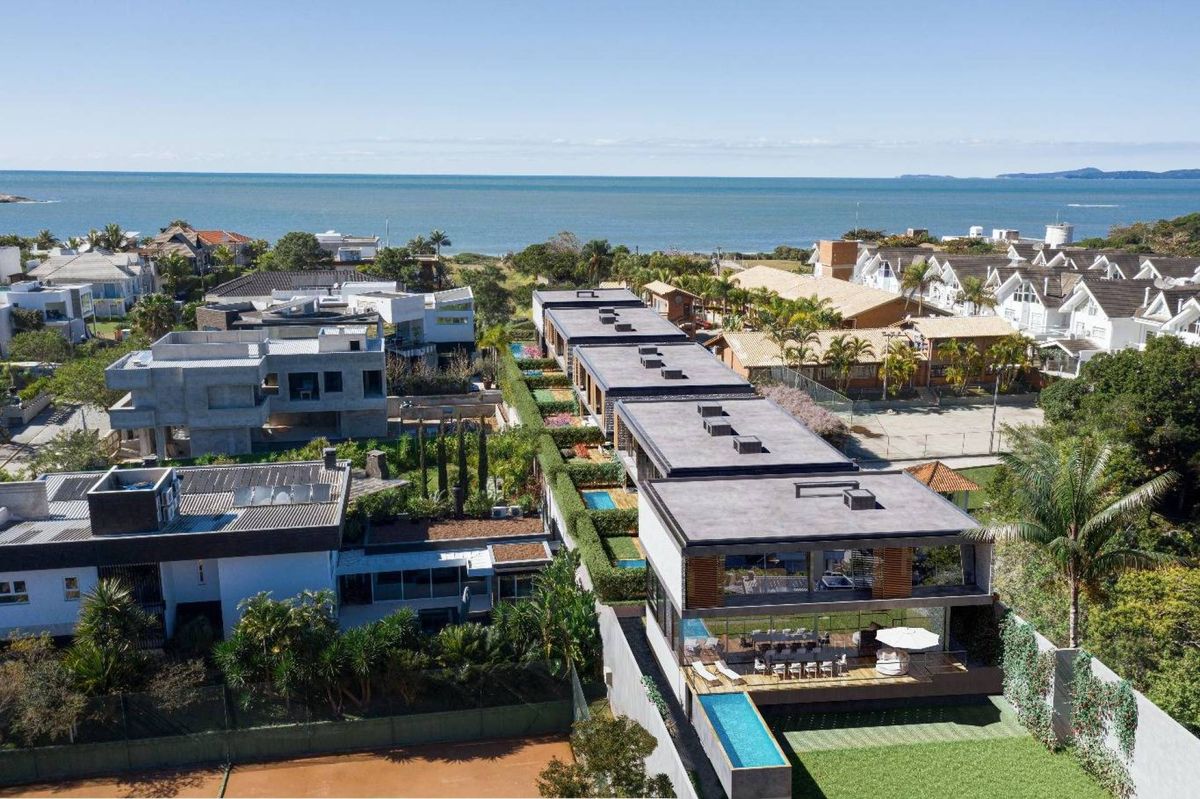 Casa em condomínio fechado, próximo ao mar, praia do estaleirinho-sc para | Praia do Estaleiro, Balneário Camboriú, Santa Catarina