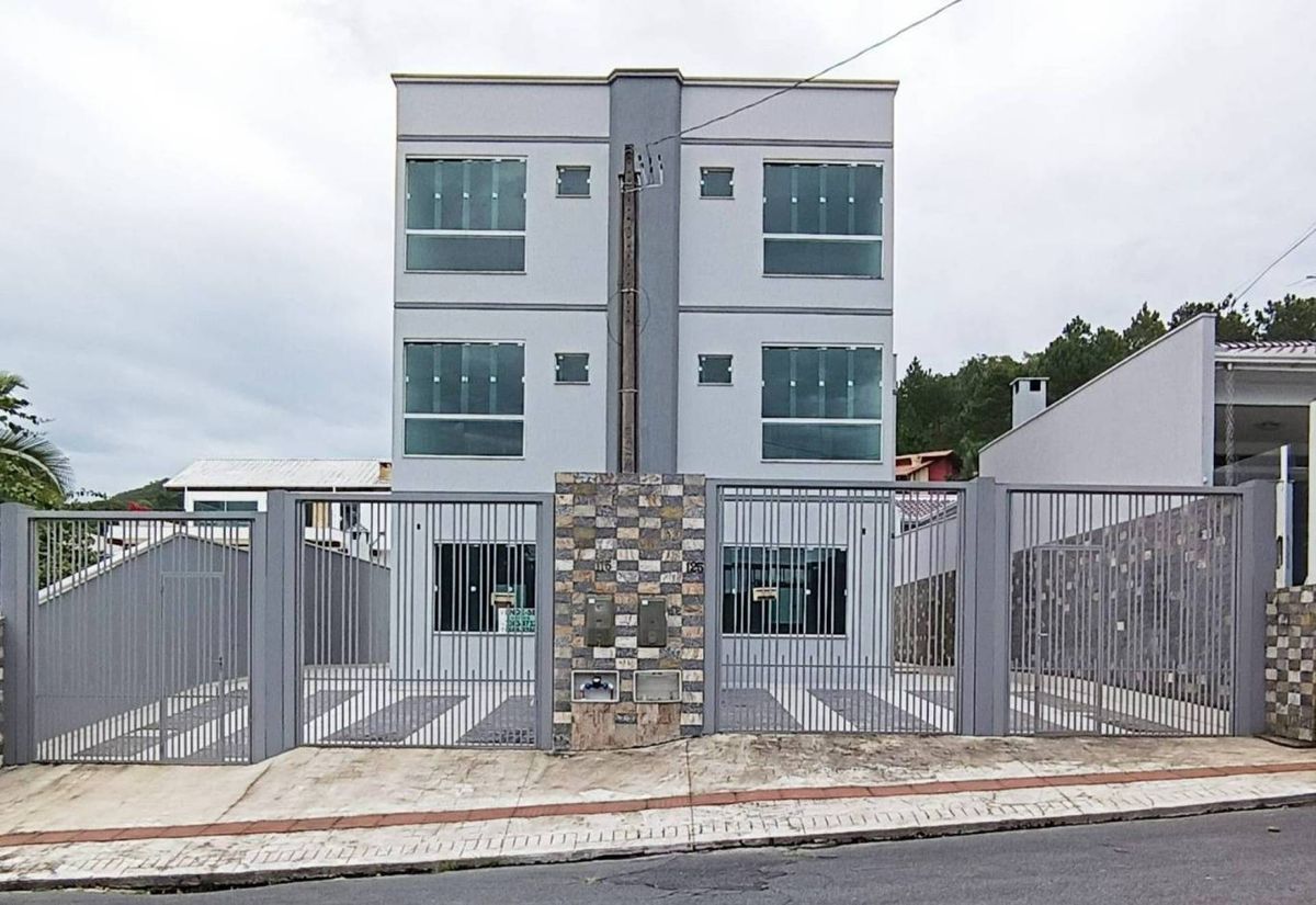 Casa sobrado de 03 dormitórios em balneário camboriú-sc para | Ariribá, Balneário Camboriú, Santa Catarina