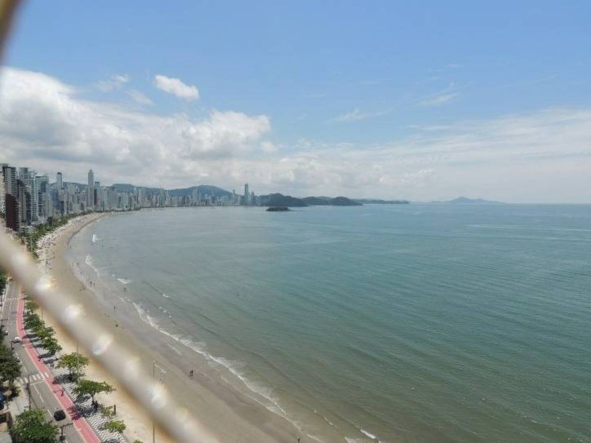 Apartamento Frente Mar á venda em Balneário Camboriú!