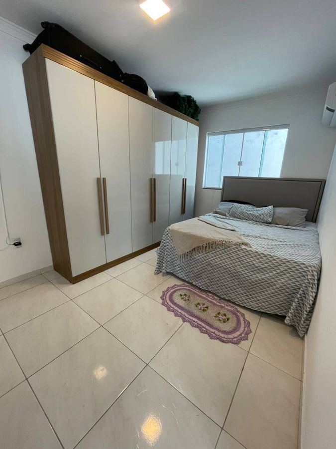Apartamento com 2 quartos em Camboriú.