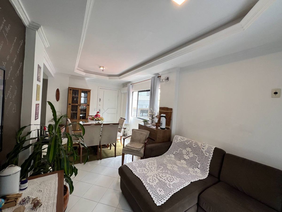 Apartamento a venda com 3 dormitórios | Centro Balneário Camboriú