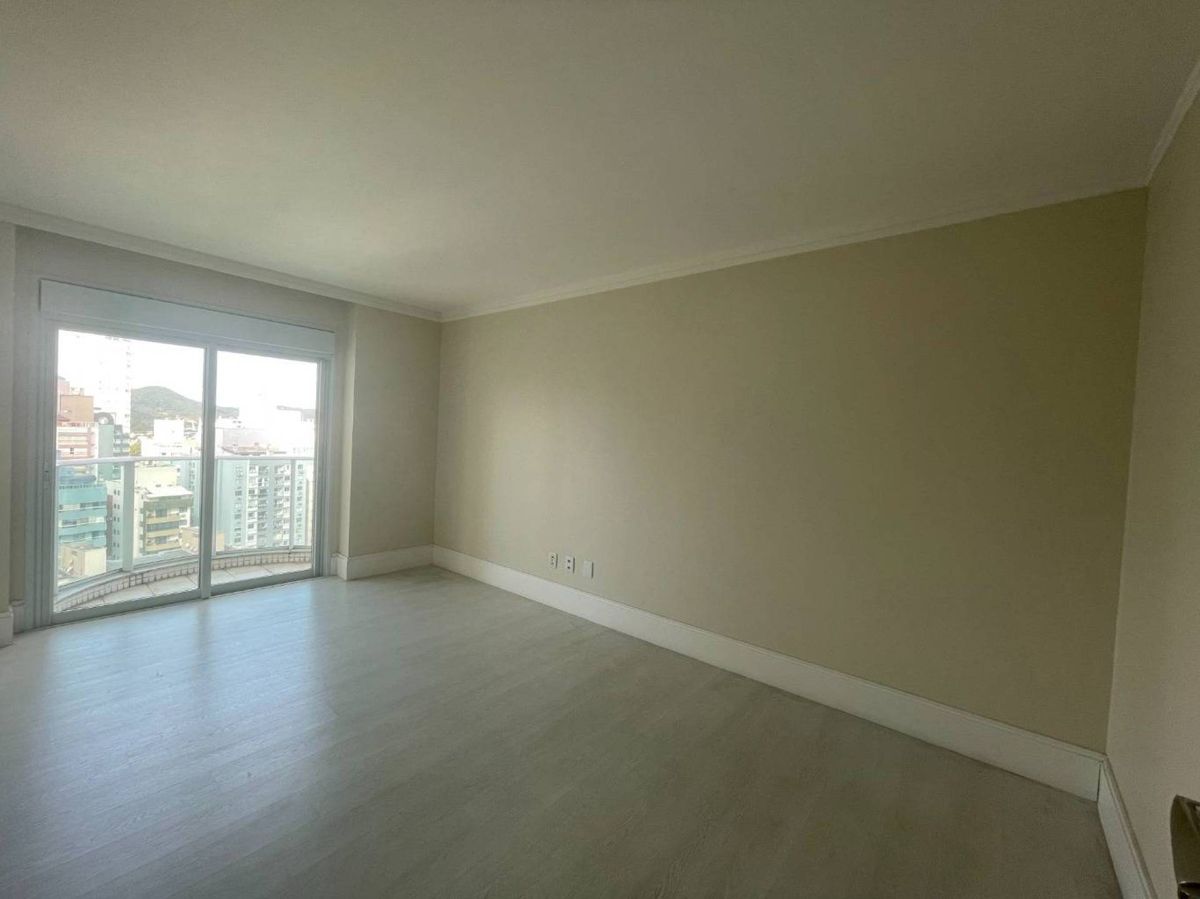Apartamento á venda em Balneário Camboriú!
