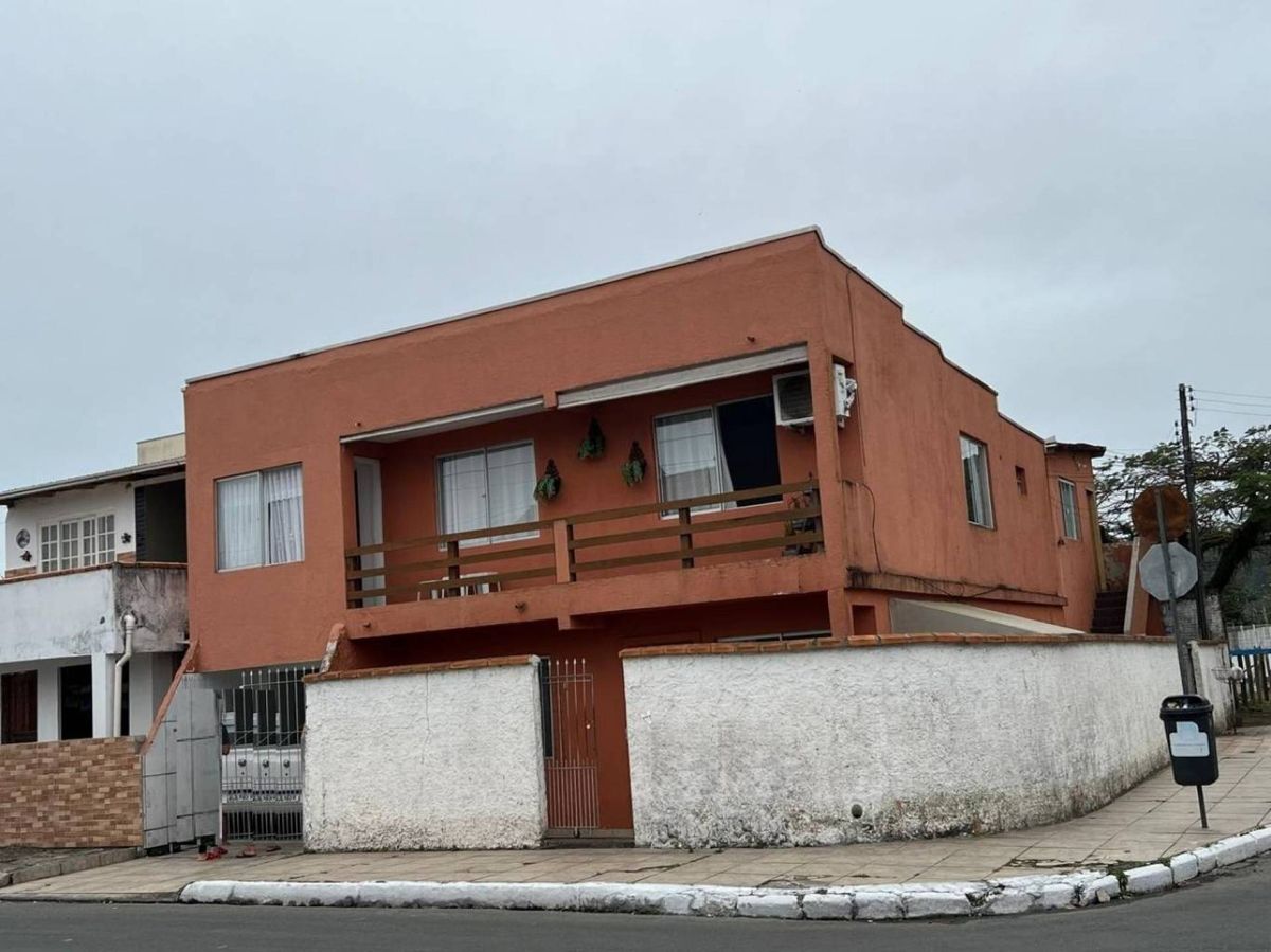 Casa à venda no Jardim Iate Clube, Balneário Camboriú, Santa Catarina