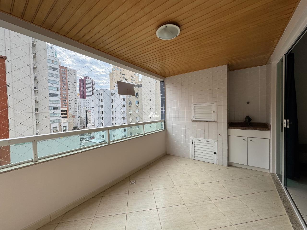 Apartamento com 2 quartos, Centro - Balneário Camboriú.