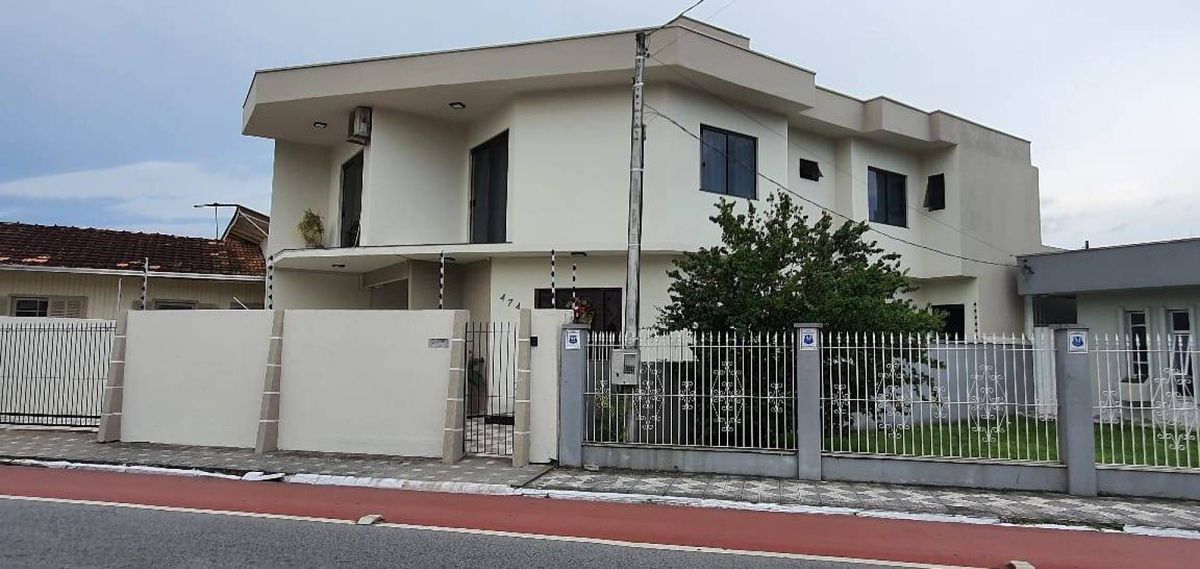 Casa a venda em Itajaí!