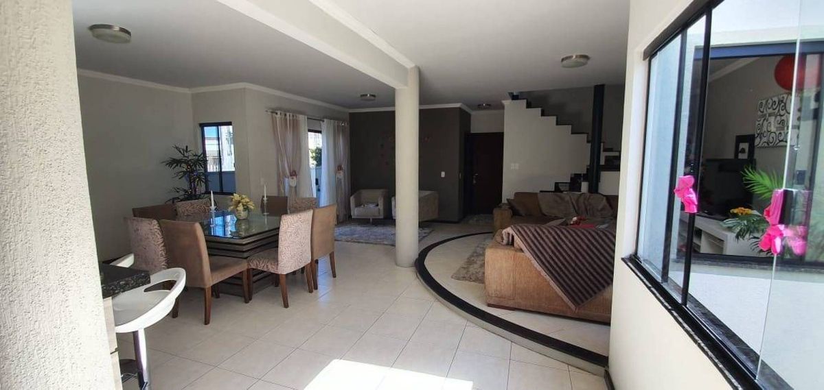 Casa a venda em Itajaí!