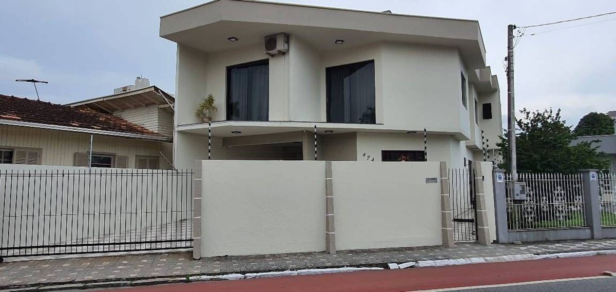 Casa a venda em Itajaí!