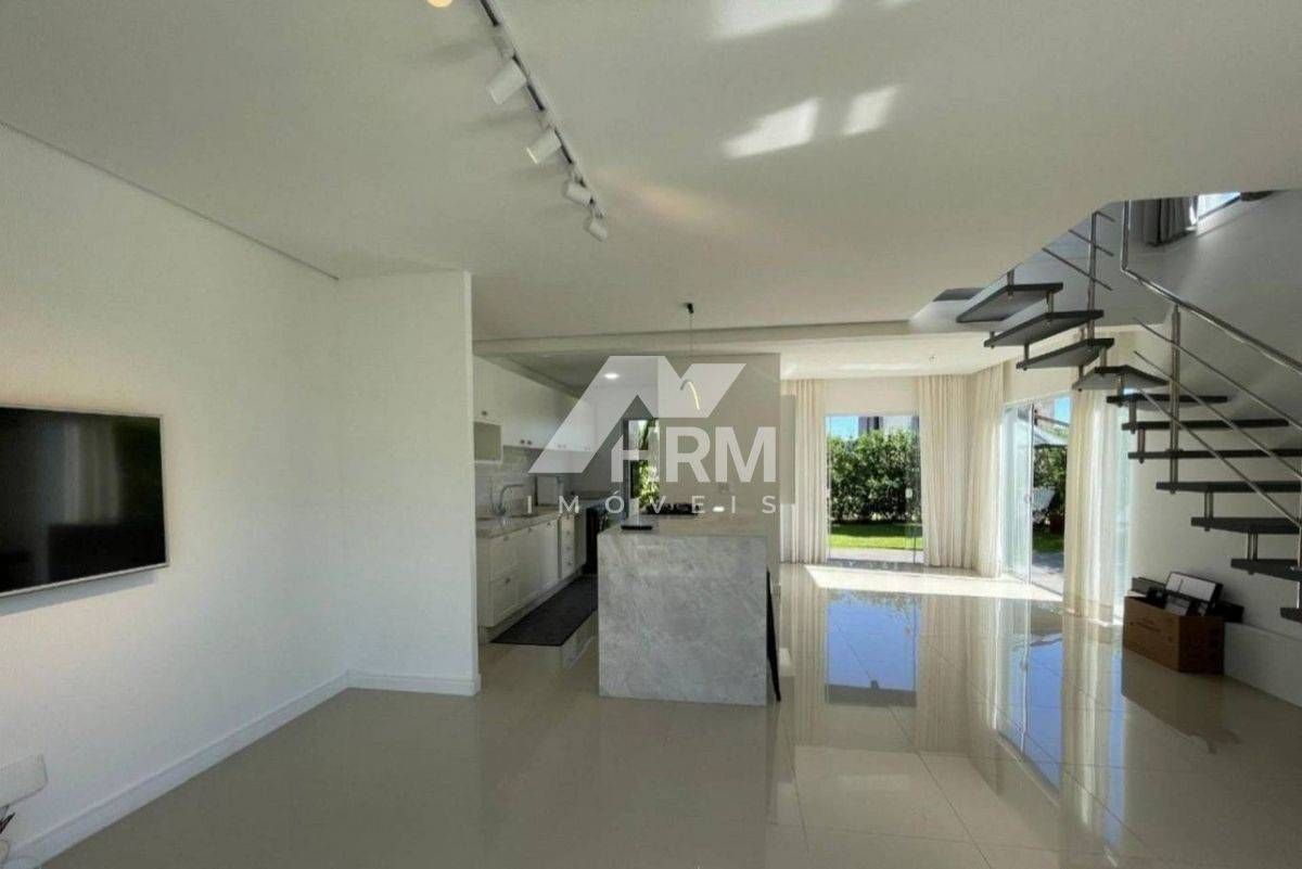 Casa em condomínio fechado situado em balneário camboriú-sc. para | São Judas Tadeu, Balneário Camboriú, Santa Catarina