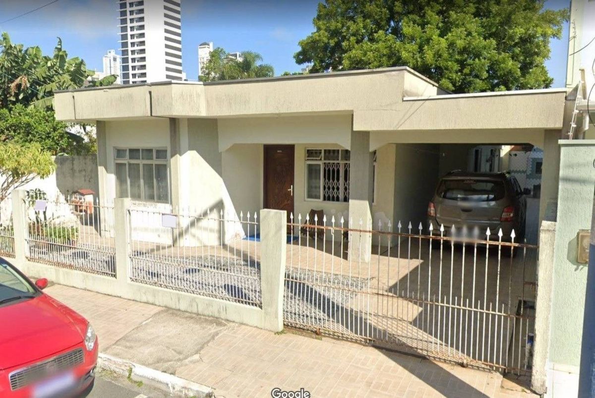Casa de 3 dormitórios no centro de balneário camboriú. para | Centro, Balneário Camboriú, Santa Catarina