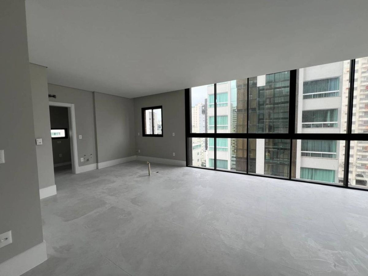 Apartamento mobiliado e equipado com 04 dormitórios à venda | Centro, Balneário Camboriú, SC