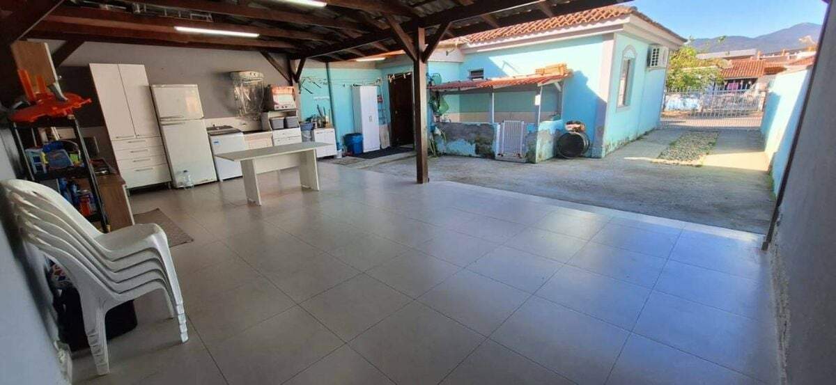 Casa de Condomínio no Centro de Camboriú – 2 Quartos, 2 Vagas