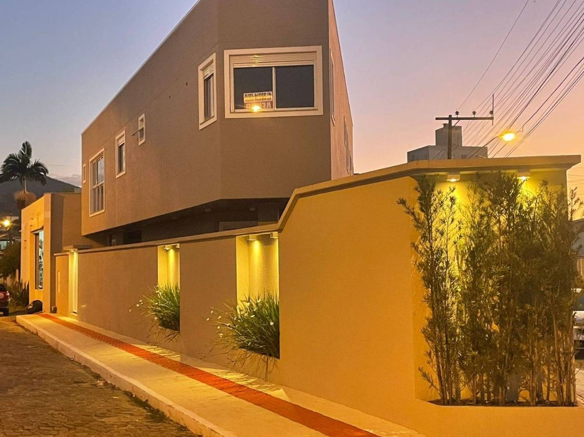 Bela casa, no centro de camboriú. para | Centro, Camboriú, Santa Catarina