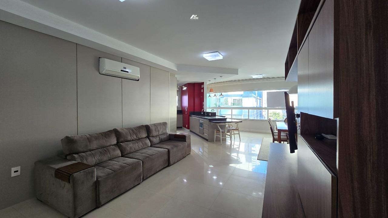 Apartamento quadra mar a 180 metros da praia, com 115 m2 na barra Sul de BC