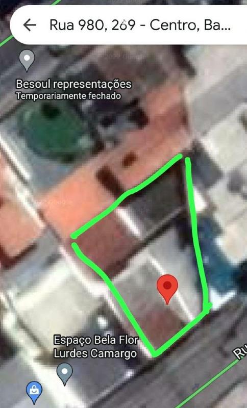 Terreno 322m² no centro de Balneário Camboriú para venda.