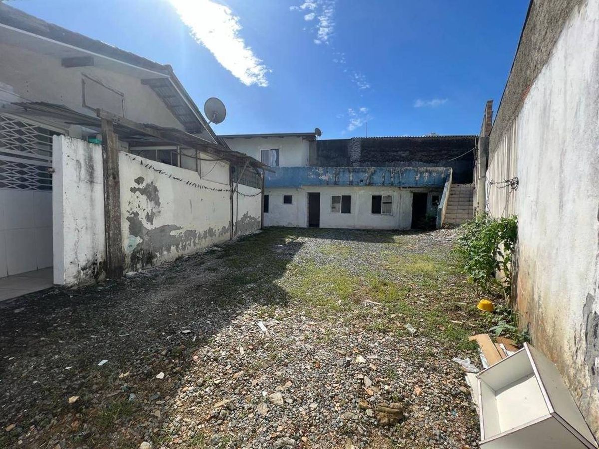 Terreno 322m² no centro de Balneário Camboriú para venda.