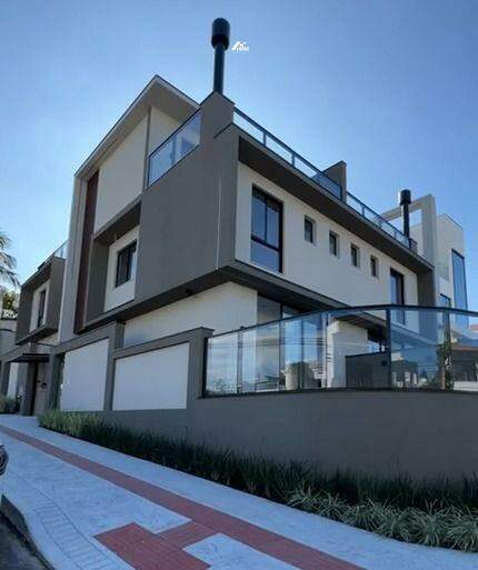 Casa residencial em Balneário Camboriú – Ariribá, 3 suítes, frente, 182 m²