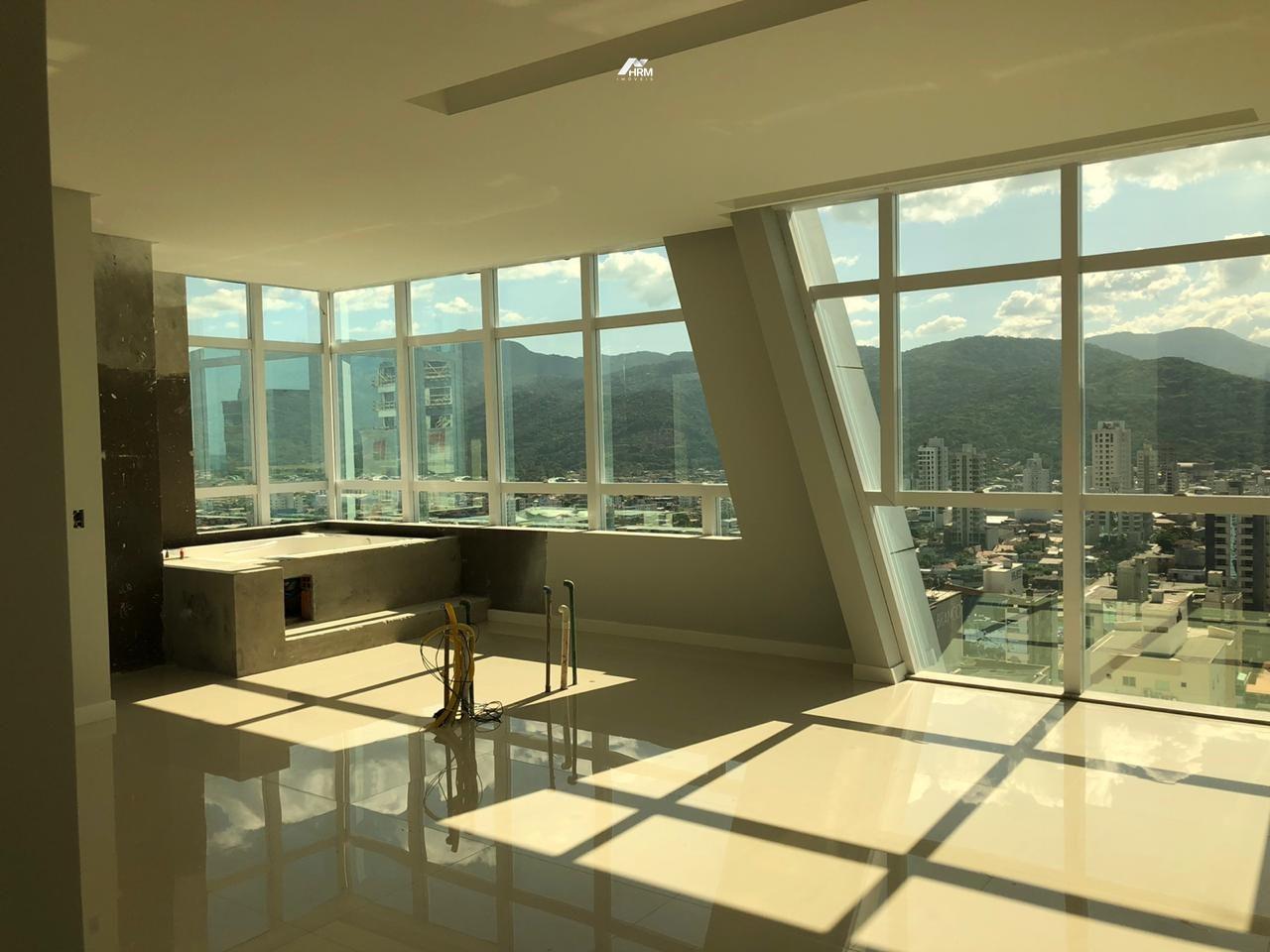 Lá Lumiere Cobertura Duplex – Exclusividade e Lazer Sem Limites
