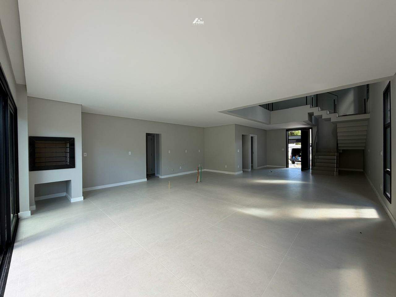 Casa no Estaleiro com 04 suítes em Balneário Camboriú.