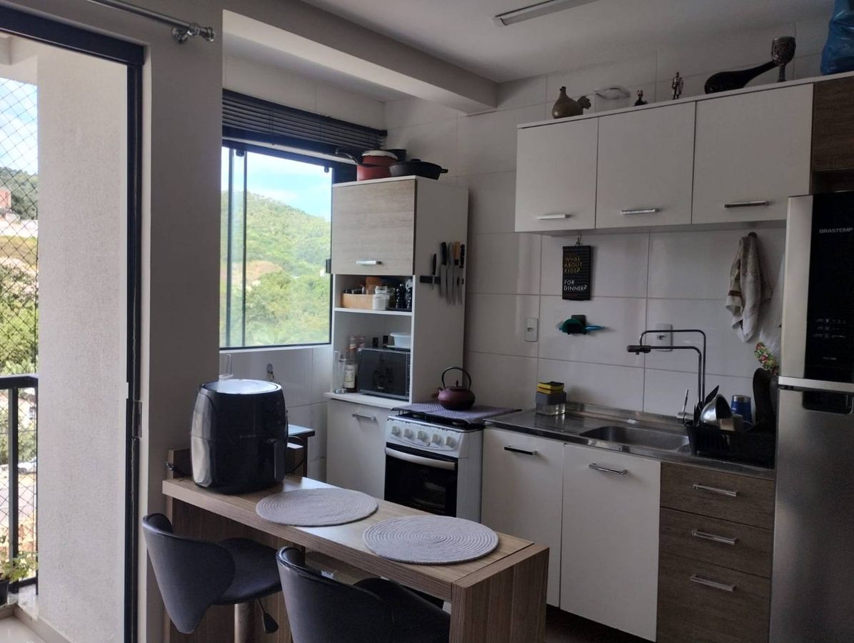 Apartamento com 2 quartos para venda |