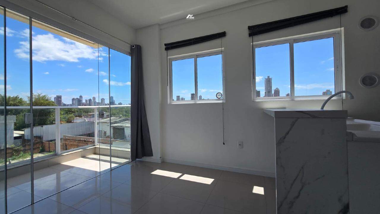 Apartamento Frente com 2 Suítes no Perequê, Porto Belo – Financia e Aceita Permuta