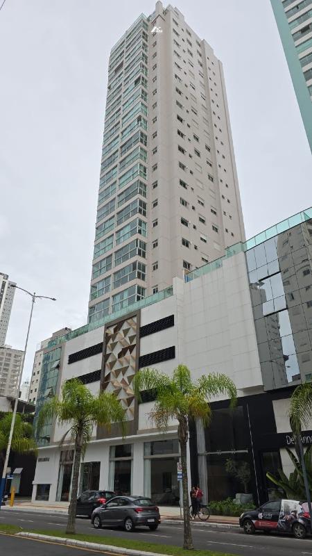 Apartamento 3 suítes, com área de lazer completa no Centro de Balneário Camboriú