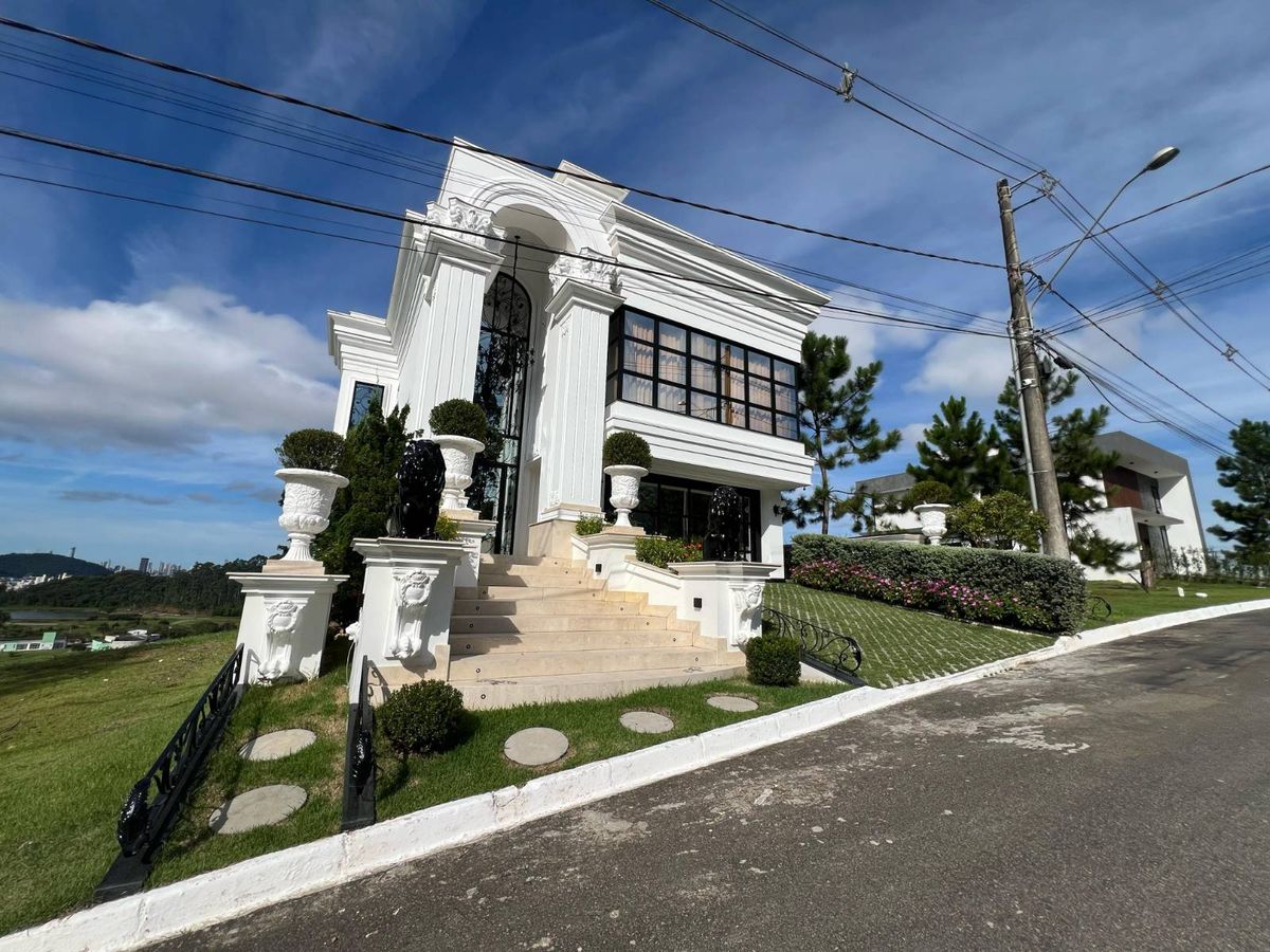 Casa a venda em Camboriú - SC