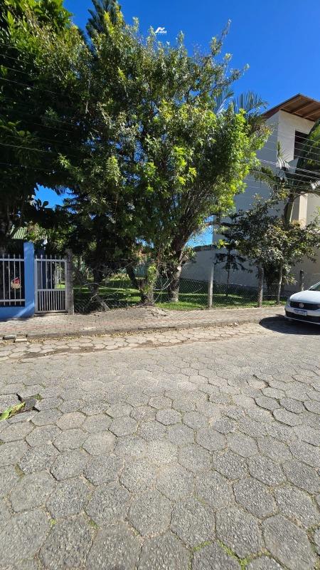 Terreno Residencial de 252 m² em Perequê, Porto Belo – Aceita Permuta
