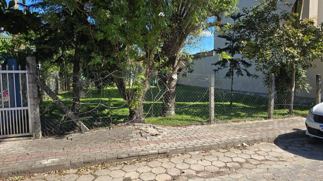 Terreno Residencial de 252 m² em Perequê, Porto Belo – Aceita Permuta