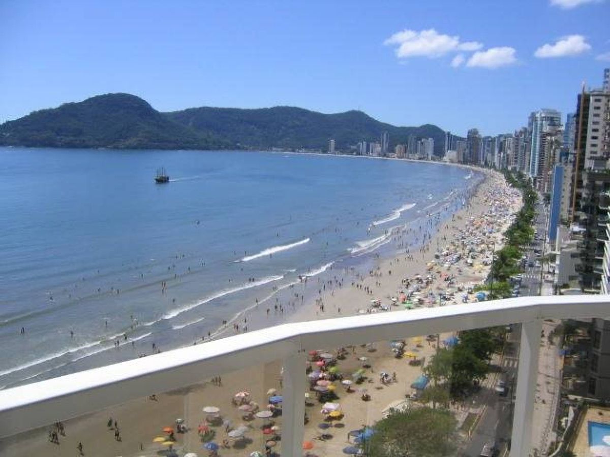 Apartamento a venda frente mar em Balneário Camboriú.