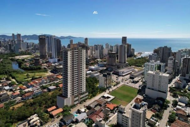 Apartamento 3 suítes com varanda gourmet em Perequê, Porto Belo — aceita permuta