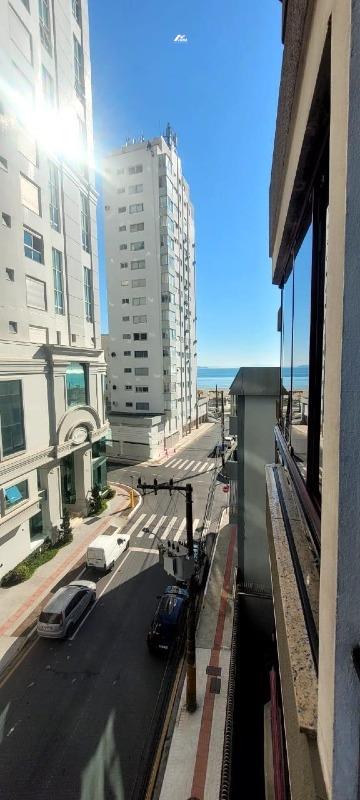 Apartamento quadra mar à venda na Barra Sul de Balneário Camboriú