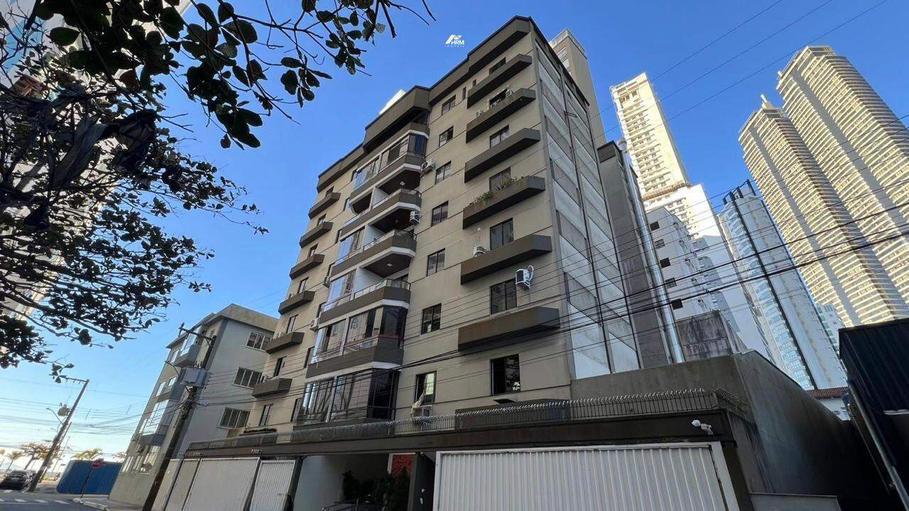 Apartamento quadra mar à venda na Barra Sul de Balneário Camboriú